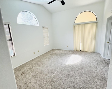 12770 N 89th Street - Photo Thumbnail 4