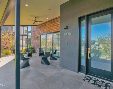 8430 S 10th Lane - Photo Thumbnail 3