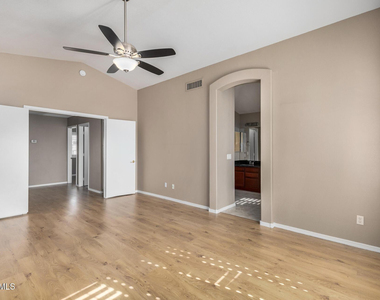 4334 E Anderson Drive - Photo Thumbnail 20