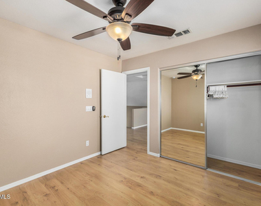 4334 E Anderson Drive - Photo Thumbnail 28