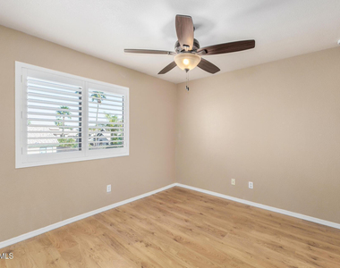 4334 E Anderson Drive - Photo Thumbnail 32