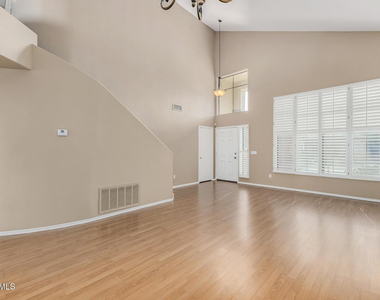 4334 E Anderson Drive - Photo Thumbnail 9