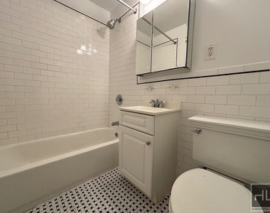West 73 Street - Photo Thumbnail 4