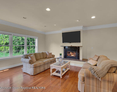42 Pitney Avenue - Photo Thumbnail 4