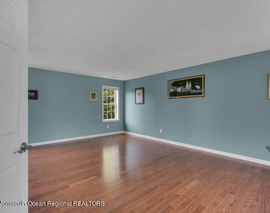 42 Pitney Avenue - Photo Thumbnail 33