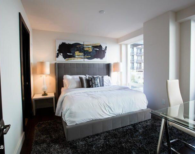 4422 N 75th Street - Photo Thumbnail 2