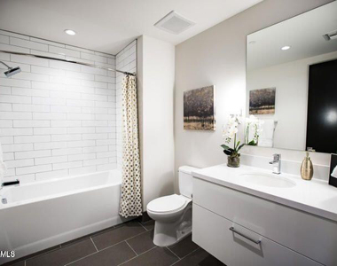 4422 N 75th Street - Photo Thumbnail 6
