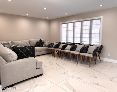 70 Maryland Avenue - Photo Thumbnail 12