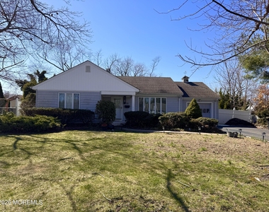 70 Maryland Avenue - Photo Thumbnail 3