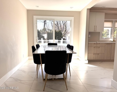 70 Maryland Avenue - Photo Thumbnail 14
