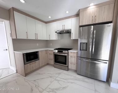 70 Maryland Avenue - Photo Thumbnail 2