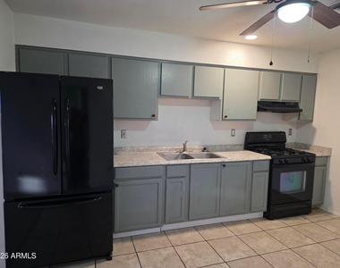 504 N Roosevelt Avenue - Photo Thumbnail 12