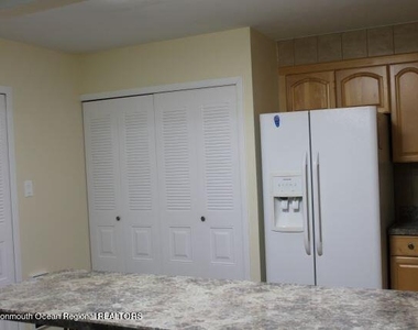 134 Amberly Drive - Photo Thumbnail 2