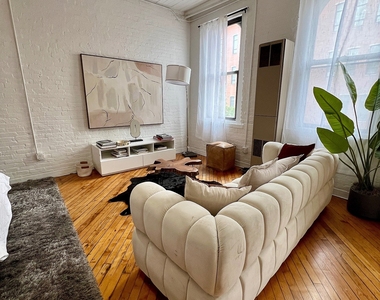 112 Lincoln Avenue - Photo Thumbnail 2