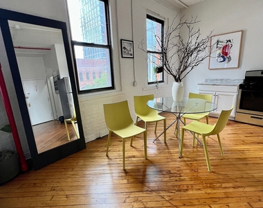 112 Lincoln Avenue - Photo Thumbnail 3