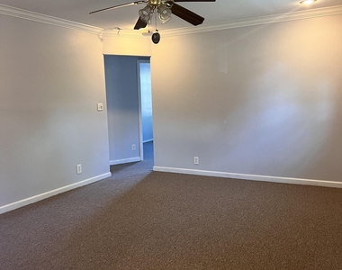 391 Monmouth Avenue - Photo Thumbnail 19