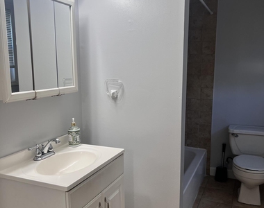 391 Monmouth Avenue - Photo Thumbnail 9