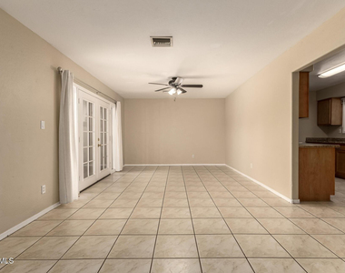 3613 S Kenneth Place - Photo Thumbnail 7
