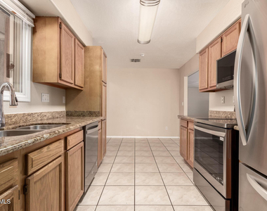 3613 S Kenneth Place - Photo Thumbnail 9