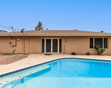 3613 S Kenneth Place - Photo Thumbnail 16