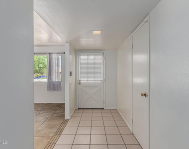 1213 E Riviera Drive - Photo Thumbnail 5