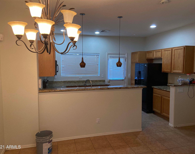 2929 N 37th Street - Photo Thumbnail 5