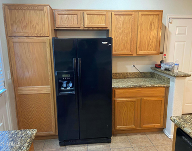 2929 N 37th Street - Photo Thumbnail 4