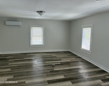 33 Washington Street - Photo Thumbnail 1