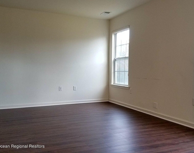 11 Hawthorne Drive - Photo Thumbnail 1