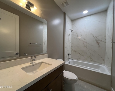 1017 E Pasadena Avenue - Photo Thumbnail 17