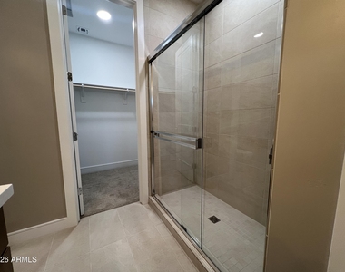 1017 E Pasadena Avenue - Photo Thumbnail 12