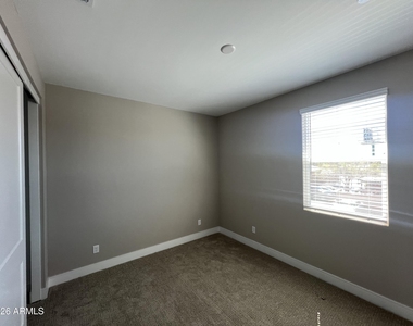 1015 E Pasadena Avenue - Photo Thumbnail 16