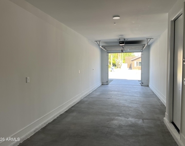 1015 E Pasadena Avenue - Photo Thumbnail 19