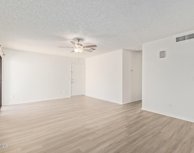 8714 W Amelia Avenue - Photo Thumbnail 1