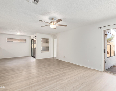 8714 W Amelia Avenue - Photo Thumbnail 3