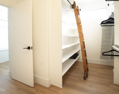 4451 E Earll Drive - Photo Thumbnail 33