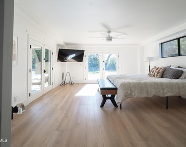 4451 E Earll Drive - Photo Thumbnail 22