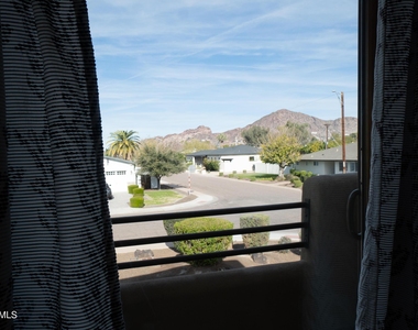4451 E Earll Drive - Photo Thumbnail 8