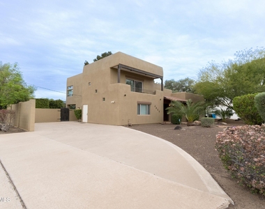4451 E Earll Drive - Photo Thumbnail 5