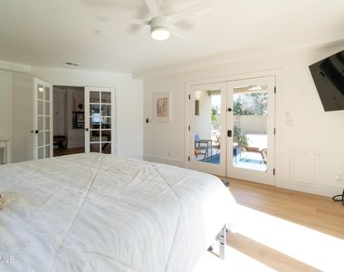 4451 E Earll Drive - Photo Thumbnail 24