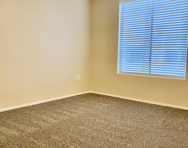 3848 N 3rd Avenue - Photo Thumbnail 8