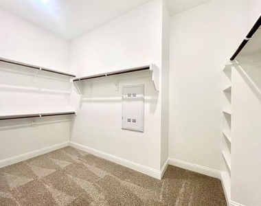 1632 Estivella Drive - Photo Thumbnail 20