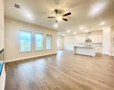 1632 Estivella Drive - Photo Thumbnail 4
