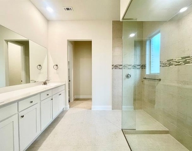 1632 Estivella Drive - Photo Thumbnail 18