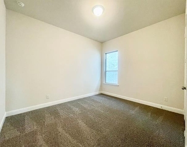 1632 Estivella Drive - Photo Thumbnail 22