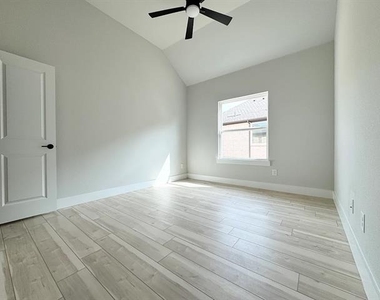 6113 Tahoe Winds Drive - Photo Thumbnail 24