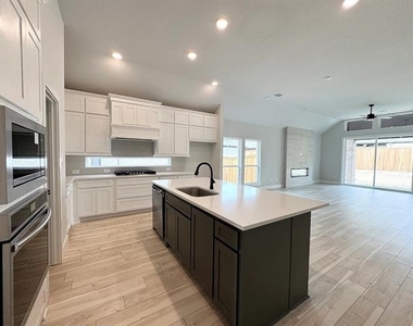 6113 Tahoe Winds Drive - Photo Thumbnail 6