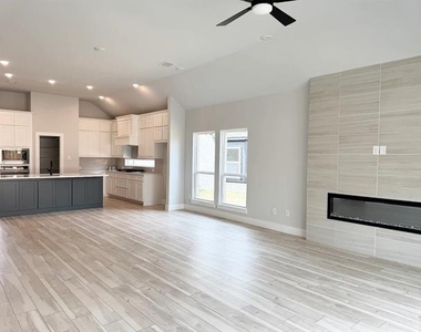 6113 Tahoe Winds Drive - Photo Thumbnail 14