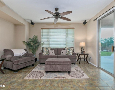 2023 W Shackleton Drive - Photo Thumbnail 4