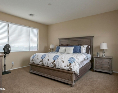 2023 W Shackleton Drive - Photo Thumbnail 5